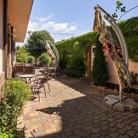 Downtown With Garden * بييشتِني