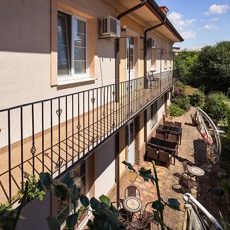 Apartamento Downtown With Garden